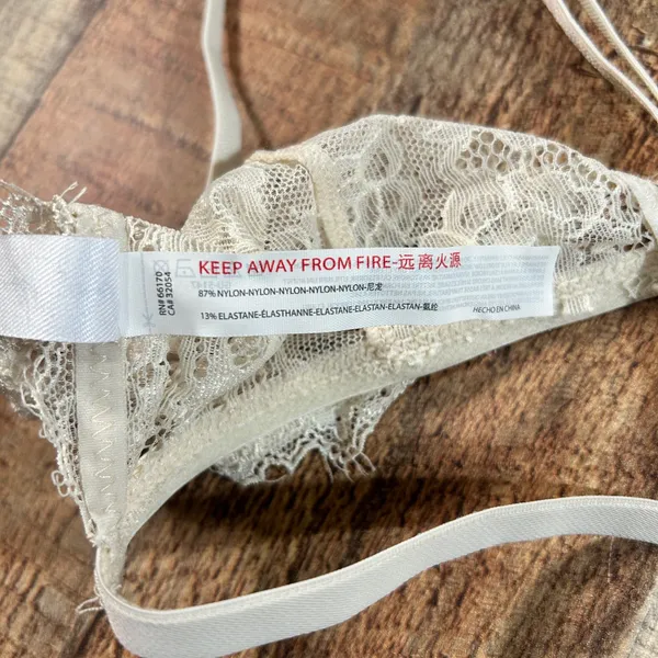 Out From Under Ivory Eyelash Lace Triangle Bralette Adjustable Boho Lingerie L - Image 7