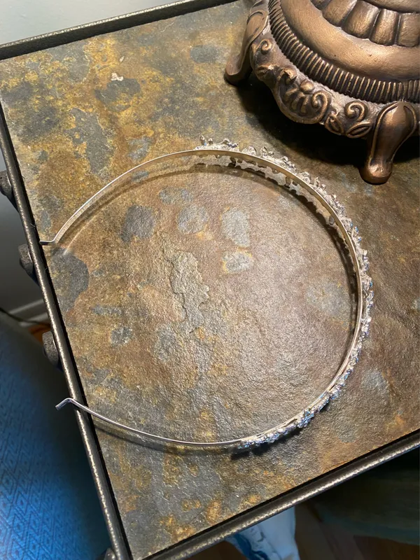 Silver metal headband with flowers and rhinestones on a vine - Image 10