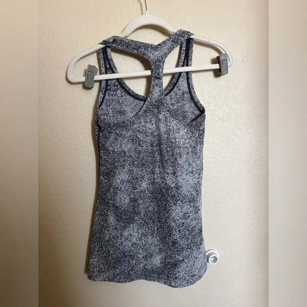 Lululemon Cool Racerback II Size 8‎ In Luon Spray Jacquard White Black Tank Top - Image 3