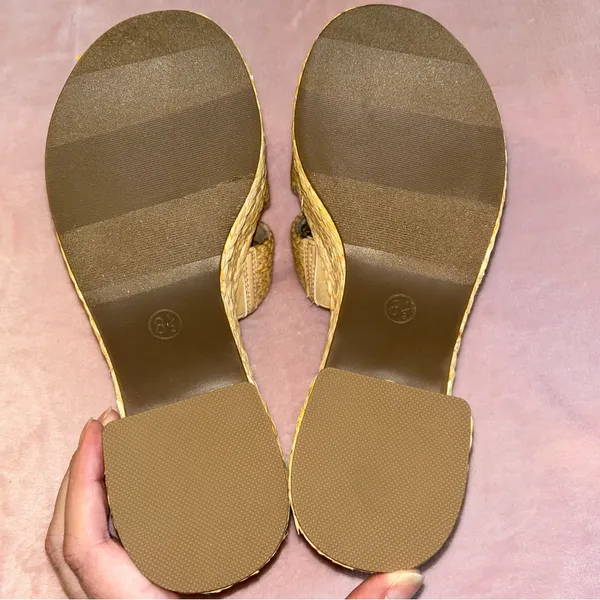 Wild Pair Niftyy woven espadrille beige heeled wedge size 8.5 open toe - Image 7