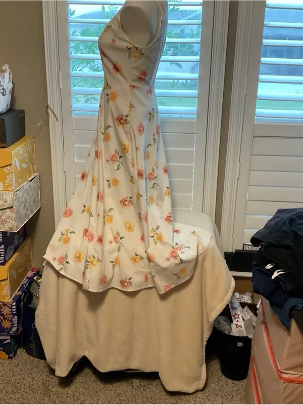 Cato White Dress with Subtle Pink Floral Detail - Image 4