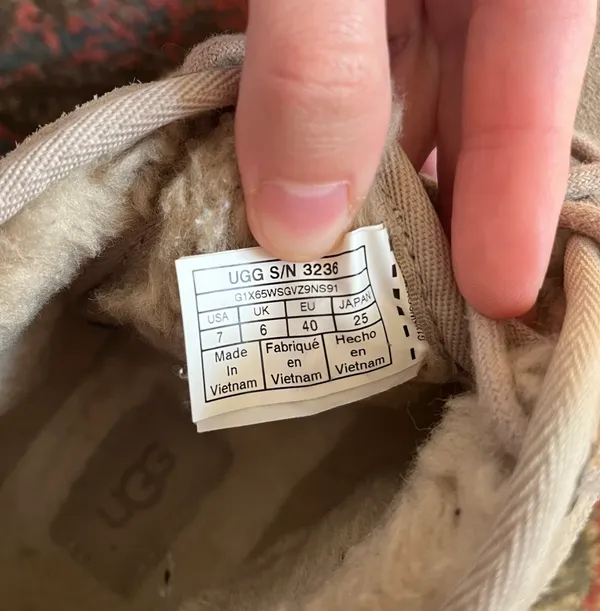 UGG Final Price ✨EUC  Neumel Chukka boots - Image 7