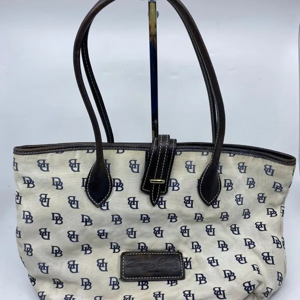 DOONEY & BOURKE White Medium Shoulder Bag - Image 2