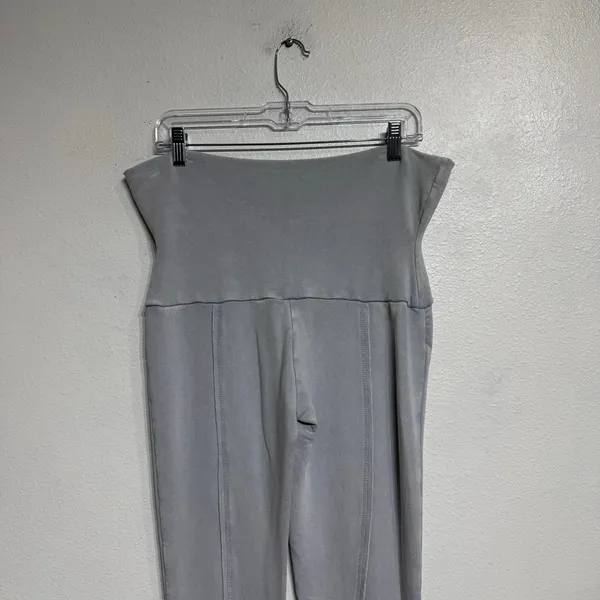 Urban Outfitters Out From Under Gray Fold Over Seamed Flare Leggings Sz M - Image 8