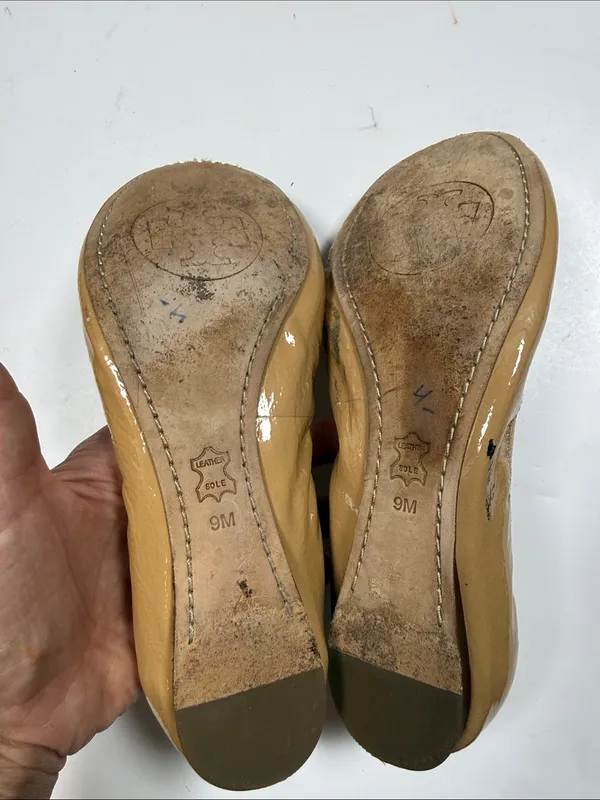 Tory Burch Caroline Metal Logo Medallion Flats S-612 Sz 9 - Image 8