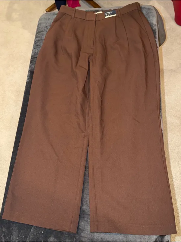 Abercrombie & Fitch Curve Love A&F Sloane Tailored Wide Leg Pant in Dark Coffee - Image 7