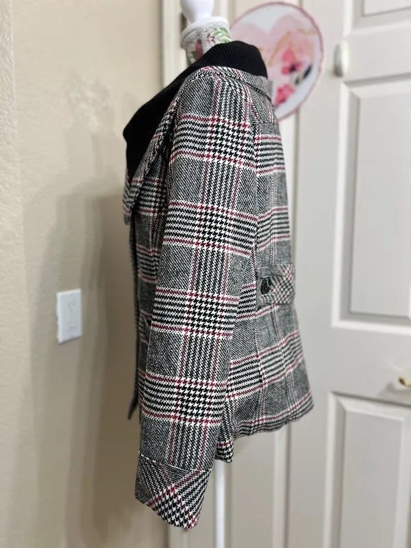 DollHouse gray and black coat size L - Image 4