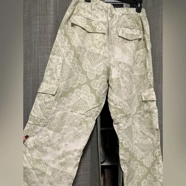 Pilcro Green Cargo Pants - Image 4