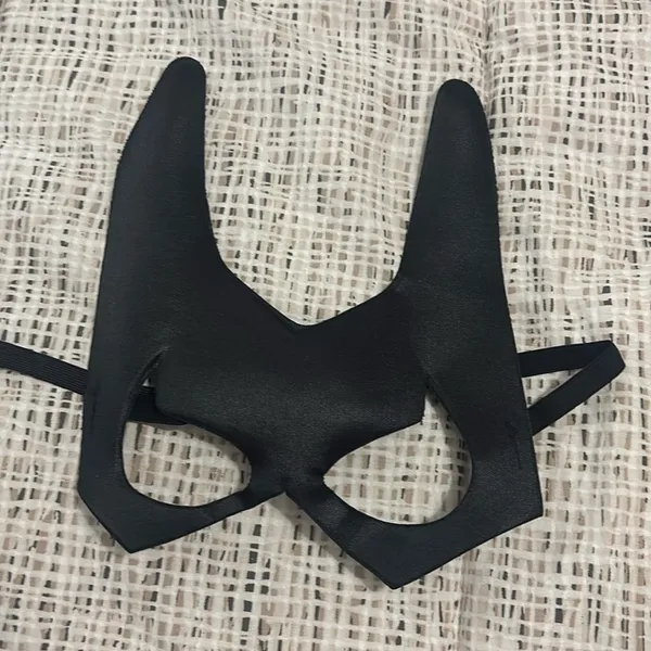 DC Comics Batgirl T-Shirt costume, mask and gloves - Image 7