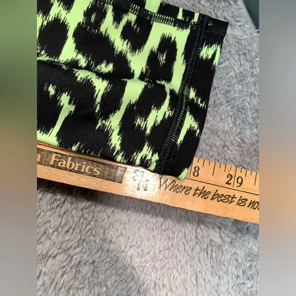 Savage x fenty sport Leopard Print Leggings in Neon Green and Black - Image 9