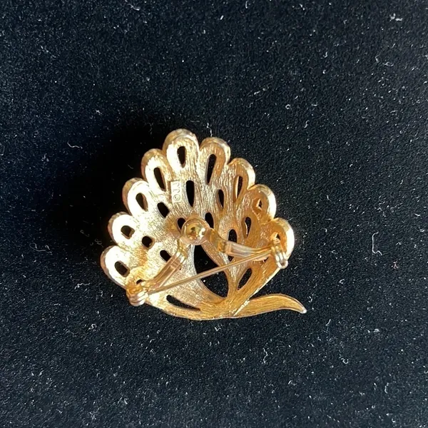 Vintage JJ Jonette abstract peacock gold tone metal brooch lucky charm - Image 3