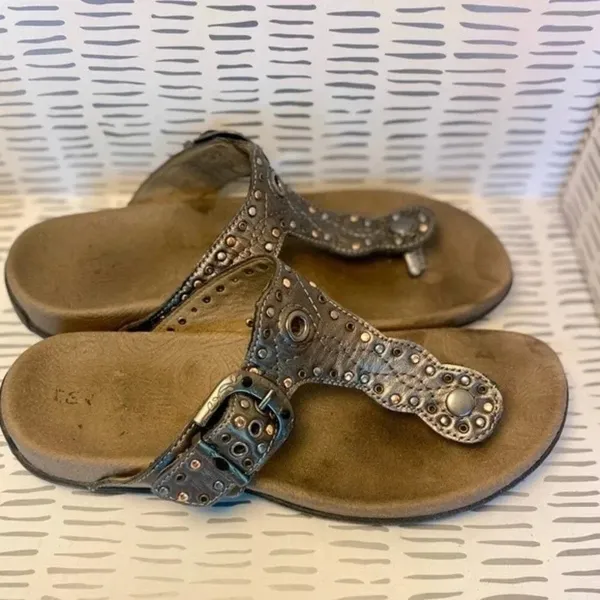 Taos Siren Womens Pewter Metallic Leather Studded Comfort Arch Support Sandals 7 - Image 4