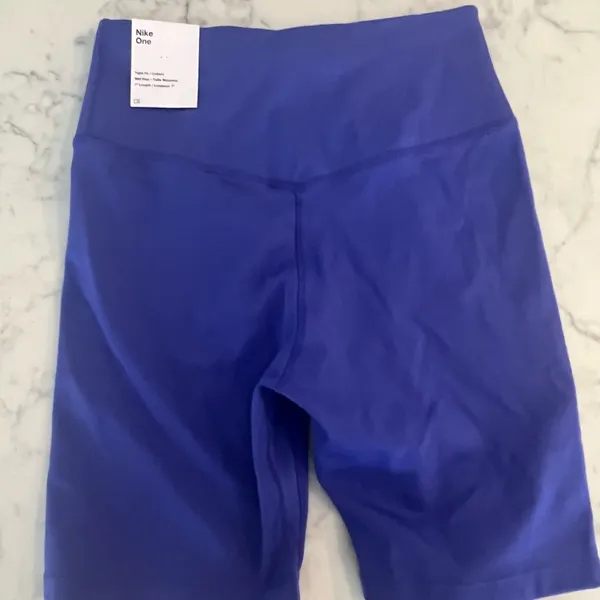 New Nike One Dri Fit Women's Sz XS Tight Fit Mid Rise 7" Length Athletic Shorts - Image 10