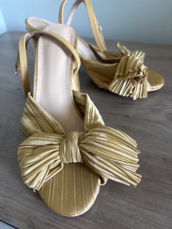 Block Heels Gold Size 6.5 - Image 3