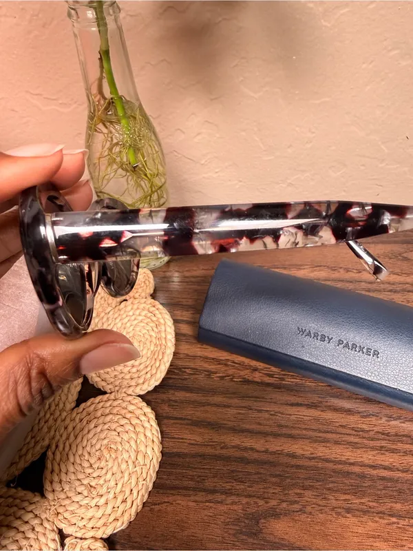 Warby Parker Renee sunglasses featuring a grey tortoise shell pattern - Image 5