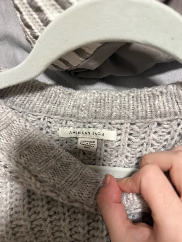 American Eagle Sweater Cropped - Image 3