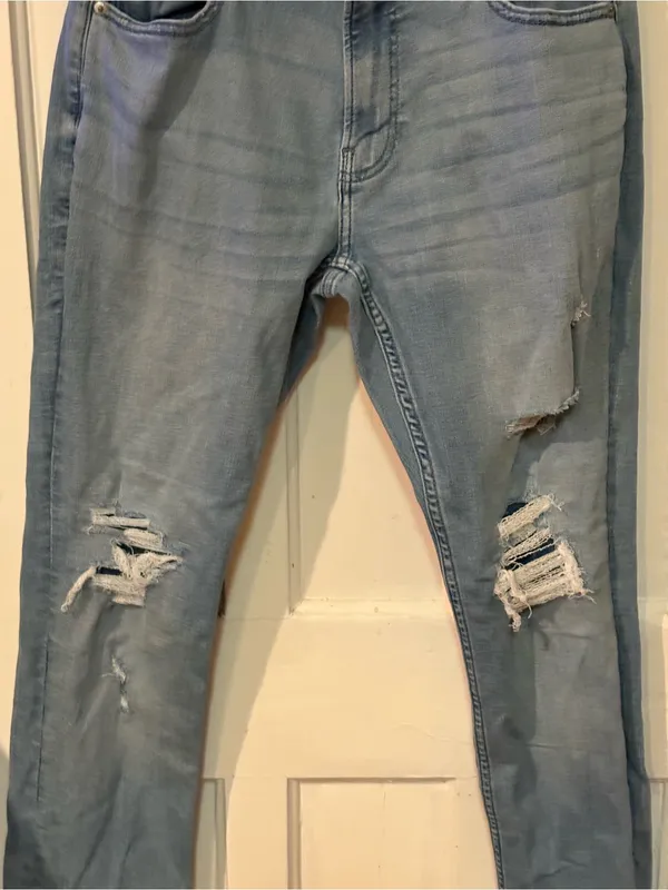 Hollister Light Blue Distressed Skinny Jeans for Women - Image 2