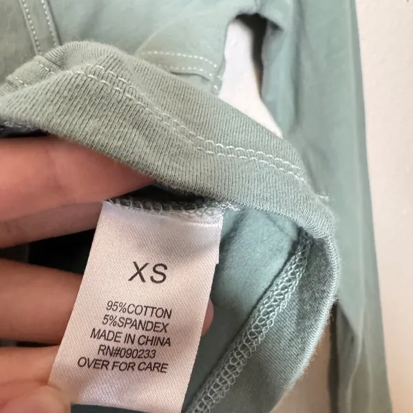 PAC Cares Long Sleeve Cutout Cropped Top Sage‎ Green Size XS - Image 5