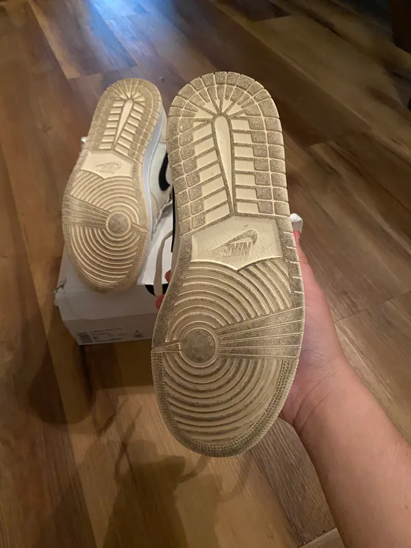 Air Jordan 1 Mid - Image 3