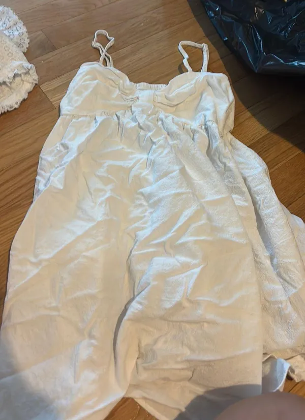 White dress - Image 2