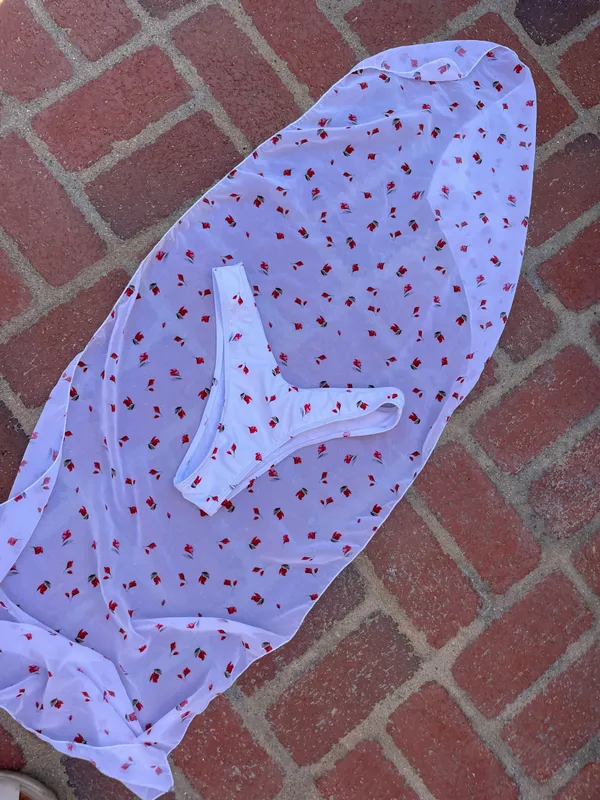 PacSun Rose bikini bottoms & matching wrap - Image 3