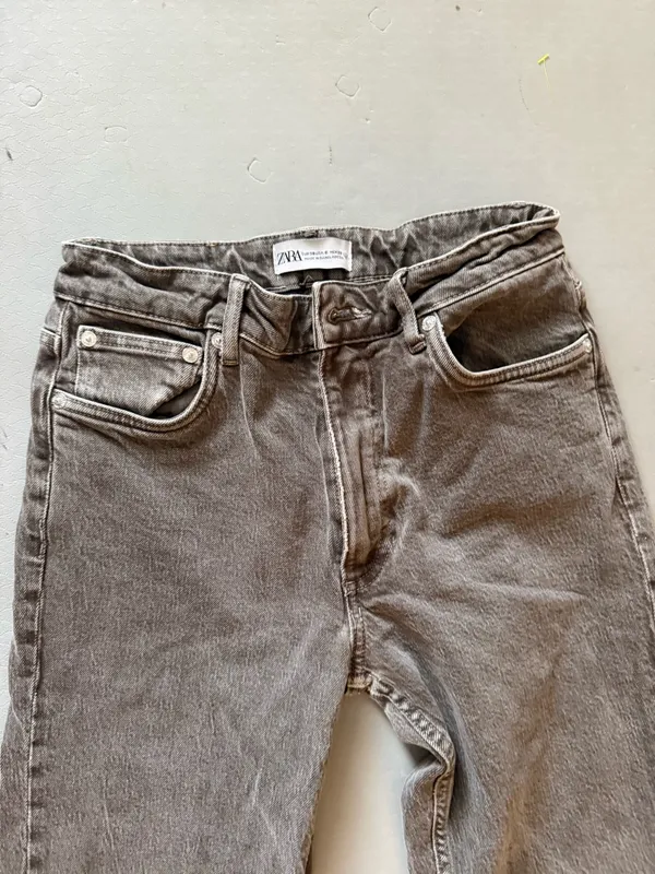 Zara Washed Taupe High-Rise Jeans - Image 2