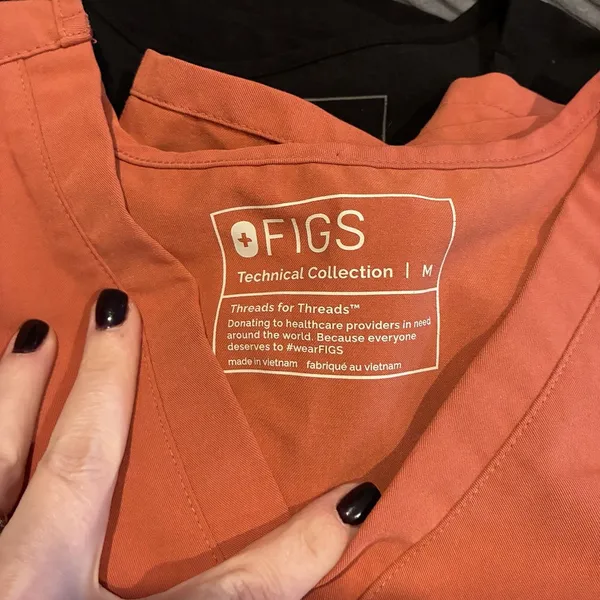 FIGS Set Catarina One Pocket Scrub Tops Medium Orange And Black EUC - Image 6