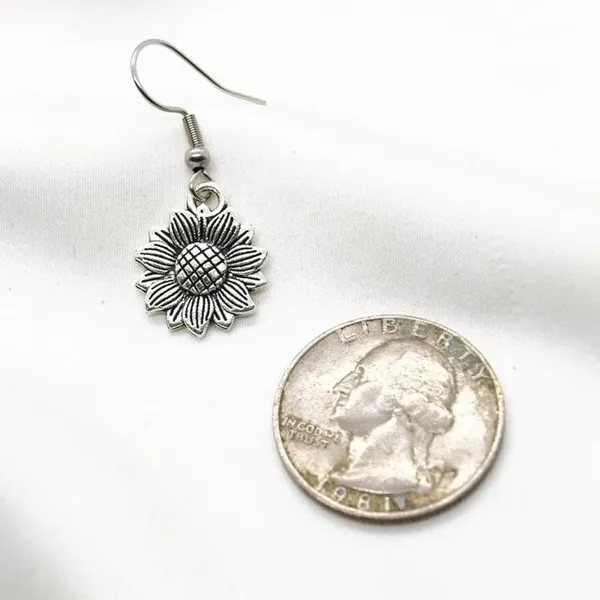 Sunflower earrings Silver - Image 4