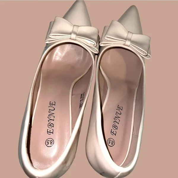 EBYNUE nude gorgeous heels ! New - Image 8
