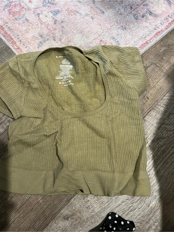 Anthropologie Olive Ribbed Scoop Neck Crop Top - Image 4