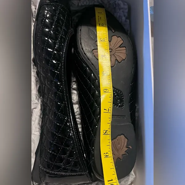 Born Riley Patent Leather Ballet Flats Womens Black Slip-On Shoes Quilted 6-1/2 - Image 10