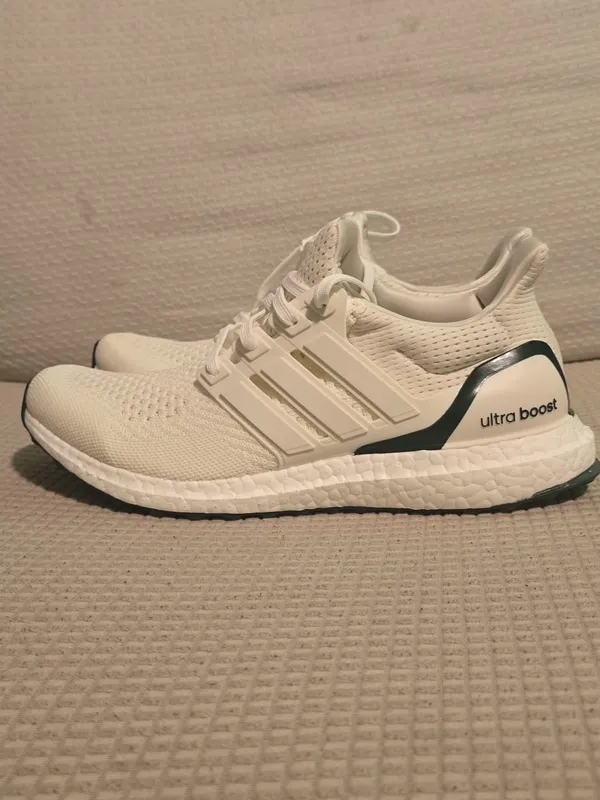 adidas Cream Knit Sneakers with Green Accents - Image 15