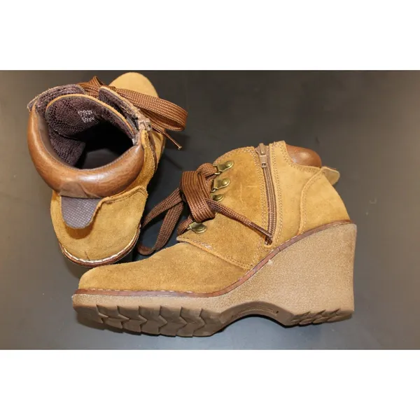 White Mountain W31258 Liberty - Tan / Chestnut Suede Lace-Up Wedge Ankle Bootie - Image 6
