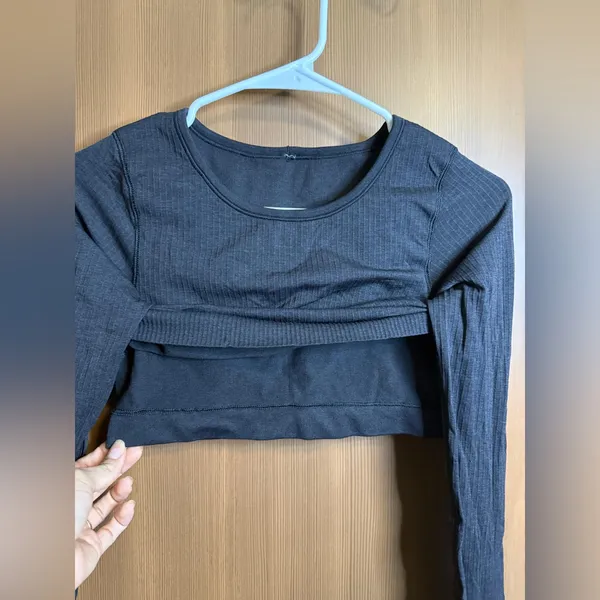 Lululemon Women's Ebb to Street Long-Sleeve Shirt size: 6 - Image 8