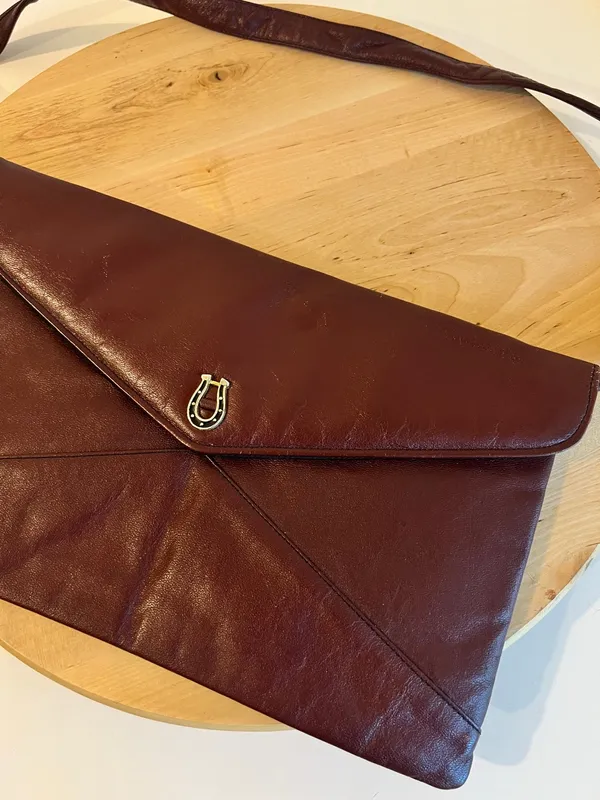 Vintage Justin Burgundy Genuine Cowhide Leather Horseshoe Detail Shoulder Bag - Image 2