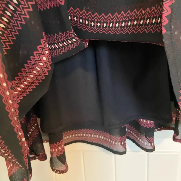 EUC | Bar III women’s dark color patterned cinched waist dress —‎ small - Image 3