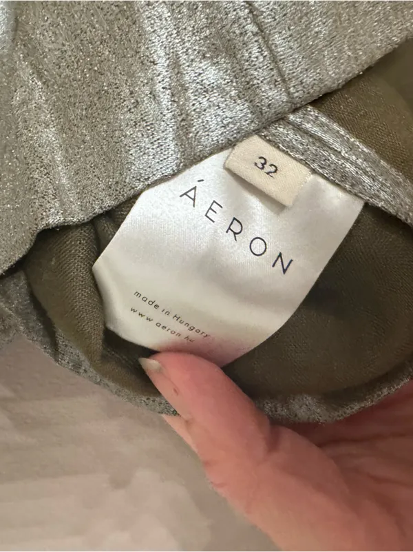 AERON Metallic Silver Short Sleeve Top Size undefined - Image 4