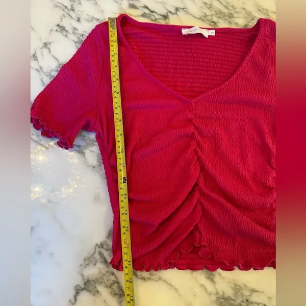 NWOT All in Favor Hot Pink Ruched Top size Large - Image 5