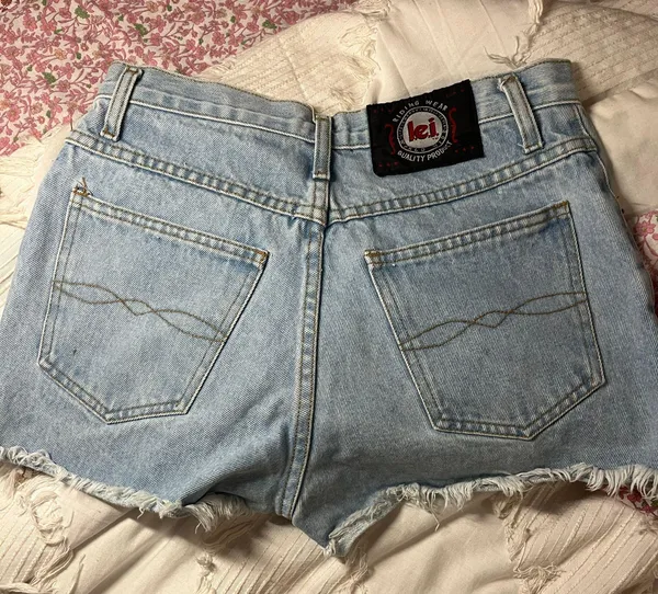L.E.I Vintage Jean Shorts - Image 5