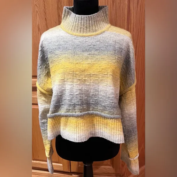 Pilcro‎ by Anthropologie Cropped Mock Neck Sweater in Yellow & Gray Ombre Large - Image 6