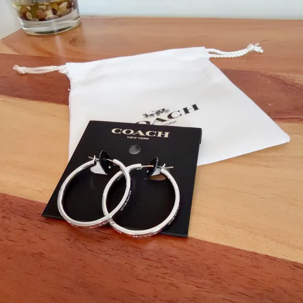 NWT Coach Medium Hoop Earrings‎ in Silver Tone - Image 3