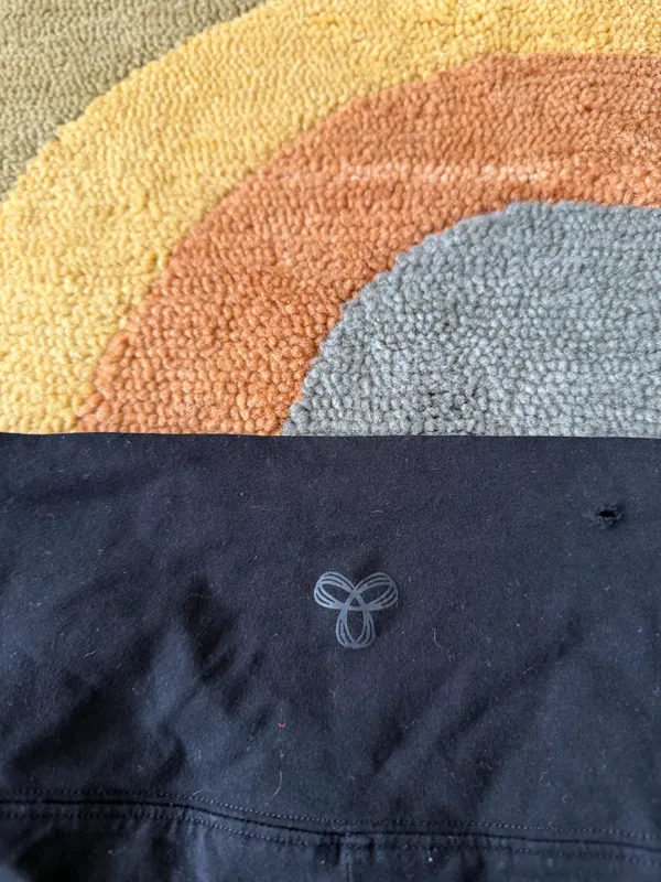 Aritzia TNA Black Cotton Bike Biker Shorts 7” Inseam Medium See ALL pics flawed - Image 5