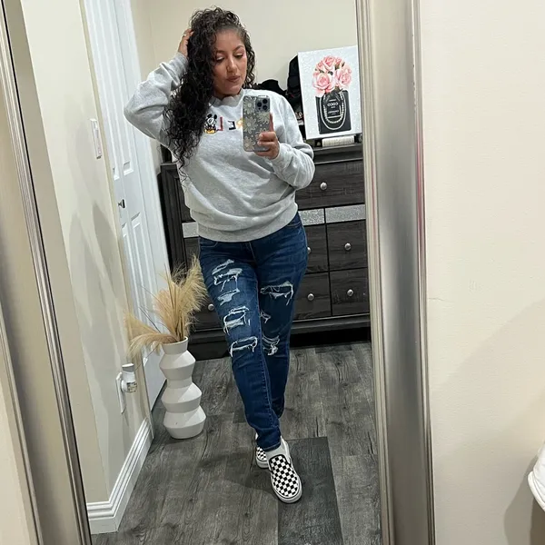 ❤️💛MICKY MOUSE SWEATER💛❤️ - Image 4