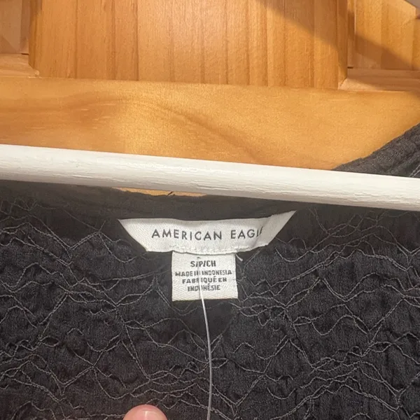 American Eagle Size Small Dark Grey Tie Front Crop Top. - Image 3