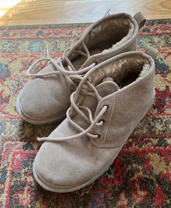 UGG Final Price ✨EUC  Neumel Chukka boots - Image 4