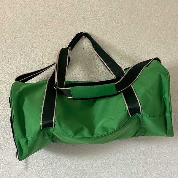 Free people good sport duffle bag green nwt - Image 9