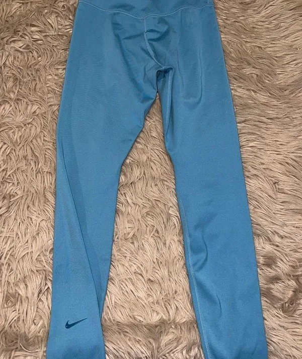 Nike size xs blue leggings similar to Nike yoga line - Image 3