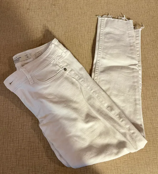 Abercrombie White Jeans - Image 3