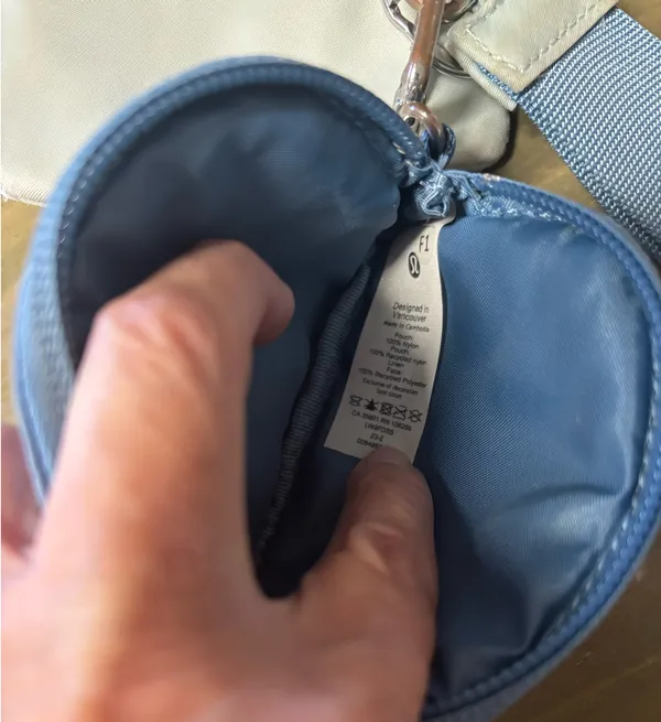 Lululemon Powder Blue / Utility Blue Dual Pouch Wristlet. In GUC! Well loved with untreated stains. - Image 9