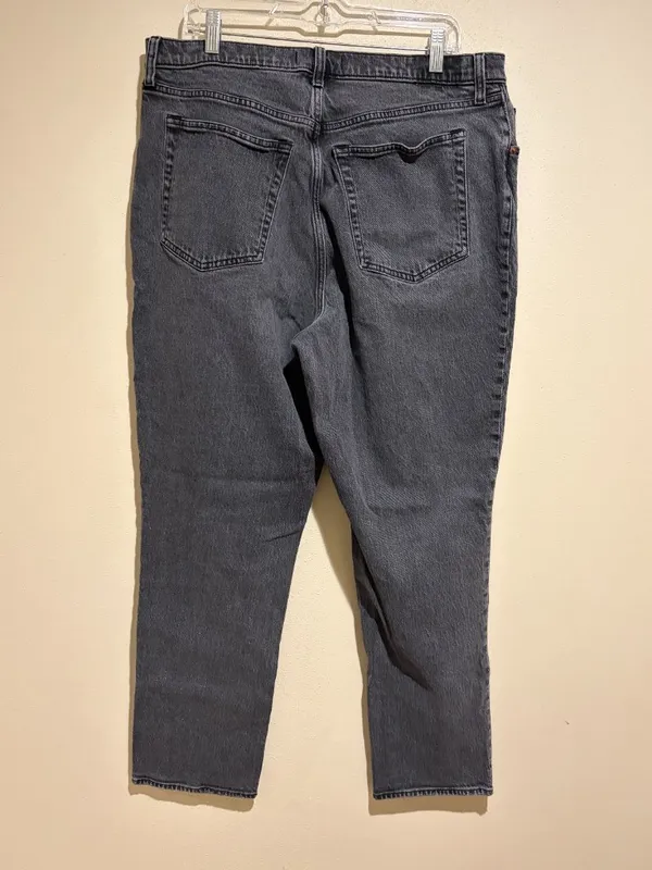Abercrombie & Fitch Curve Love The '90s Straight Ultra High Rise Gray Jeans - Image 8